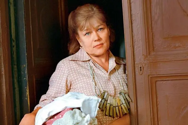 Актриса Люсьена Овчинникова