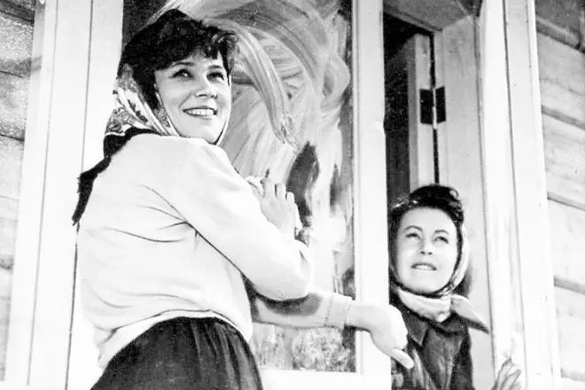 Люсьена Овчинникова в фильме «Девчата»